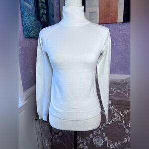 Zara SZ S Elegant Long Sleeved Creamy White Turtleneck Sweater
